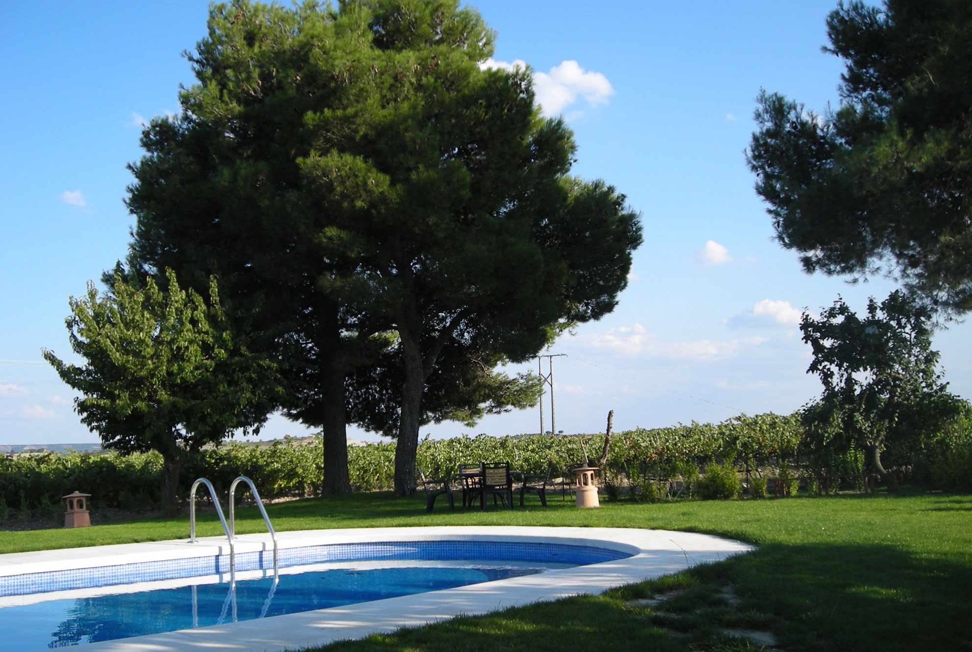 La Leyenda - Casa Rural con piscina y jardín en Mucientes, Valladolid